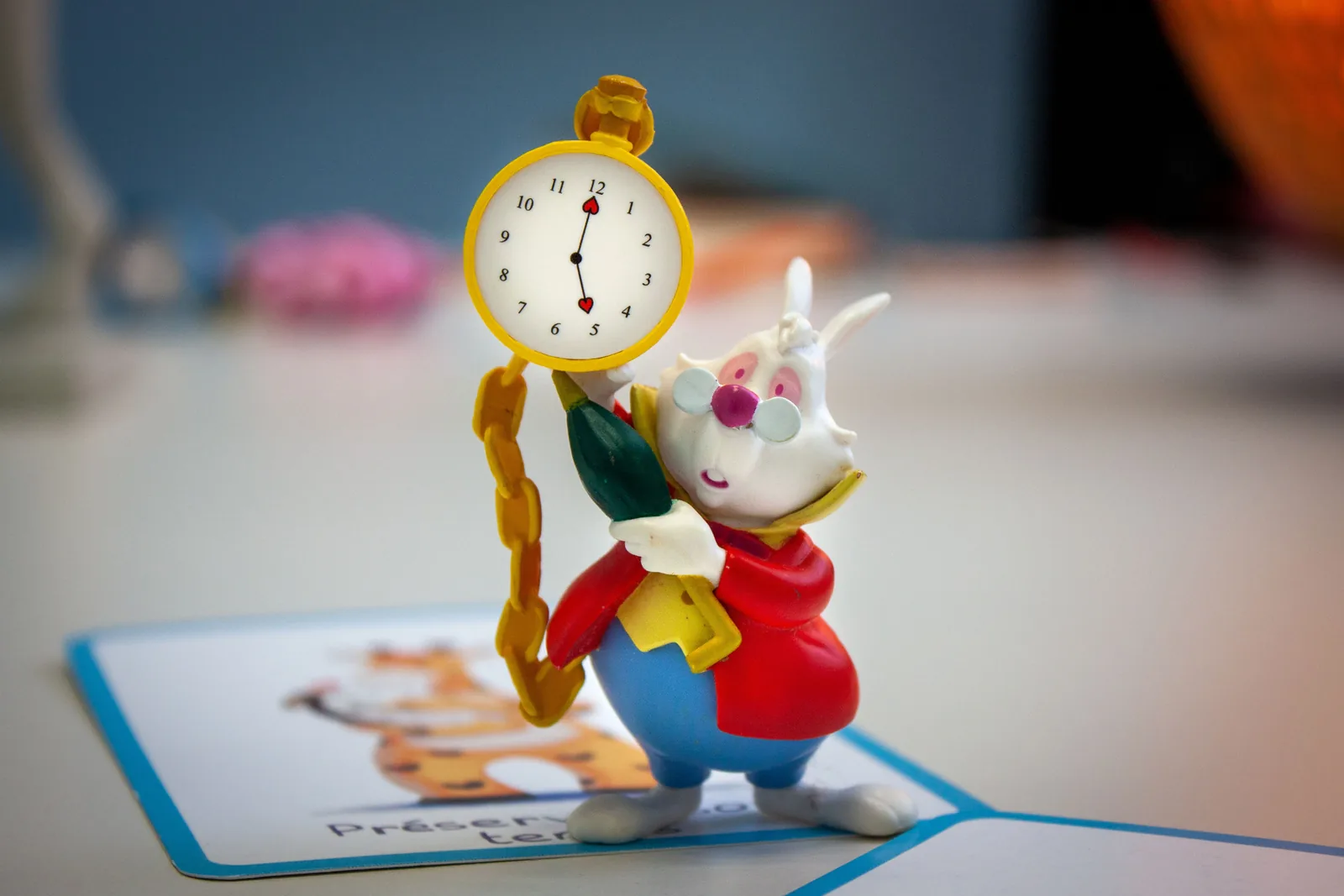 Le lapin blanc : votre coach en gestion du temps wonderlandien